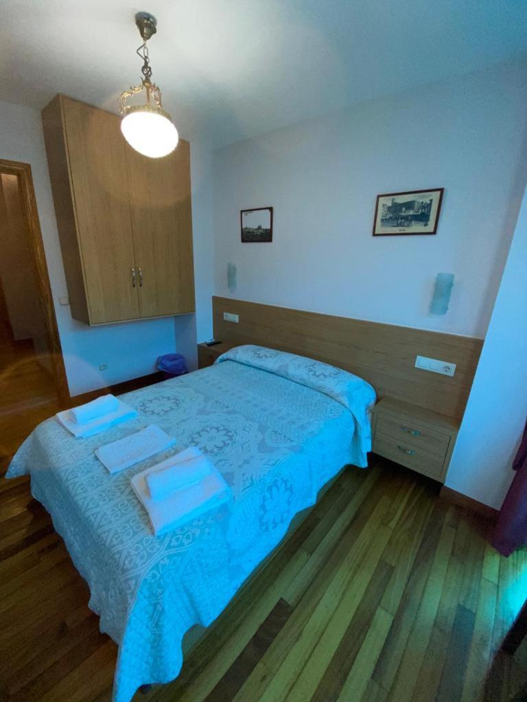 Hostal Pumar 圣地亚哥－德孔波斯特拉 外观 照片