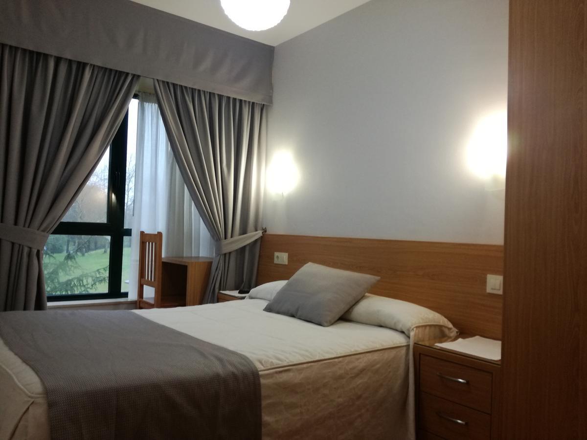 Hostal Pumar 圣地亚哥－德孔波斯特拉 外观 照片